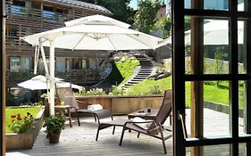 โรงแรมเอ็ม เดอ เมเกฟ